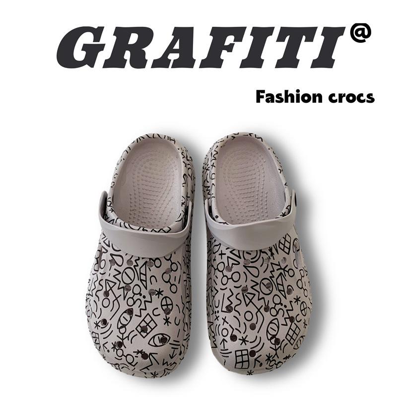 Cool slippers women's summer outer wear household thick-soled non-slip hole shoes ins couple beach slippers men