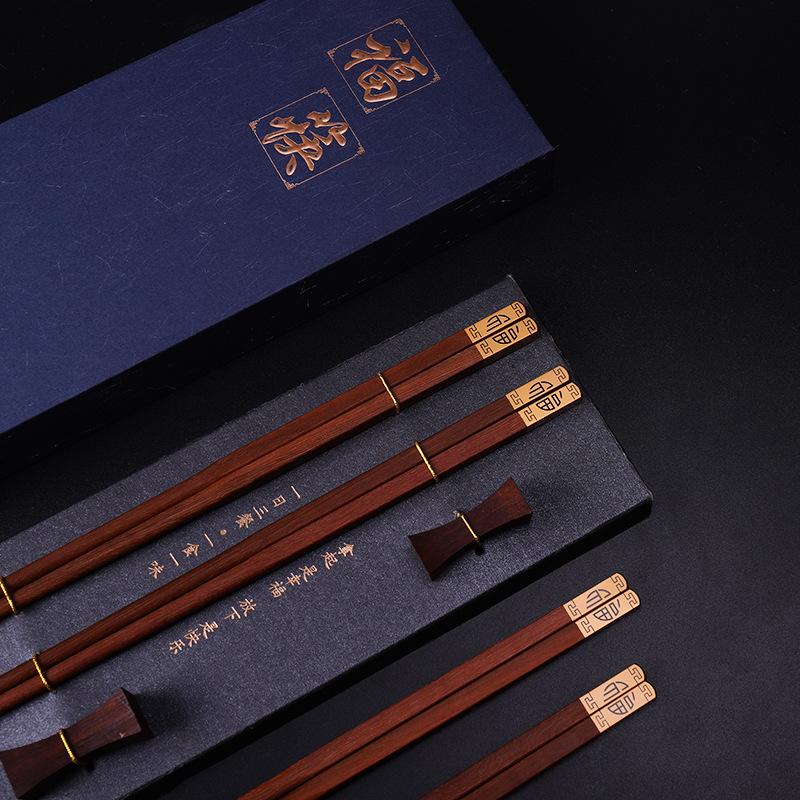 Alta Qualidade Premium Sândalo Vermelho Natural Palitos de Chopsticks Embalagem Caixa de Presente Talheres Domésticos Conjunto de Talheres Palitos de Chopsticks Chineses