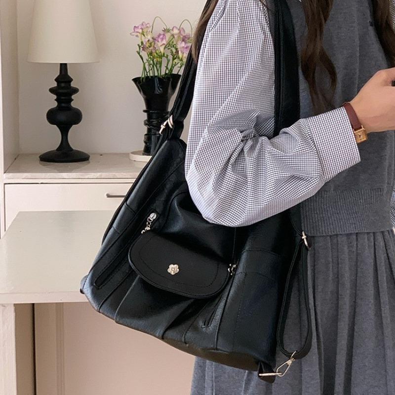 A Retro Soft Leather Large-capacity Adjustable Single-shoulder Tote Bag