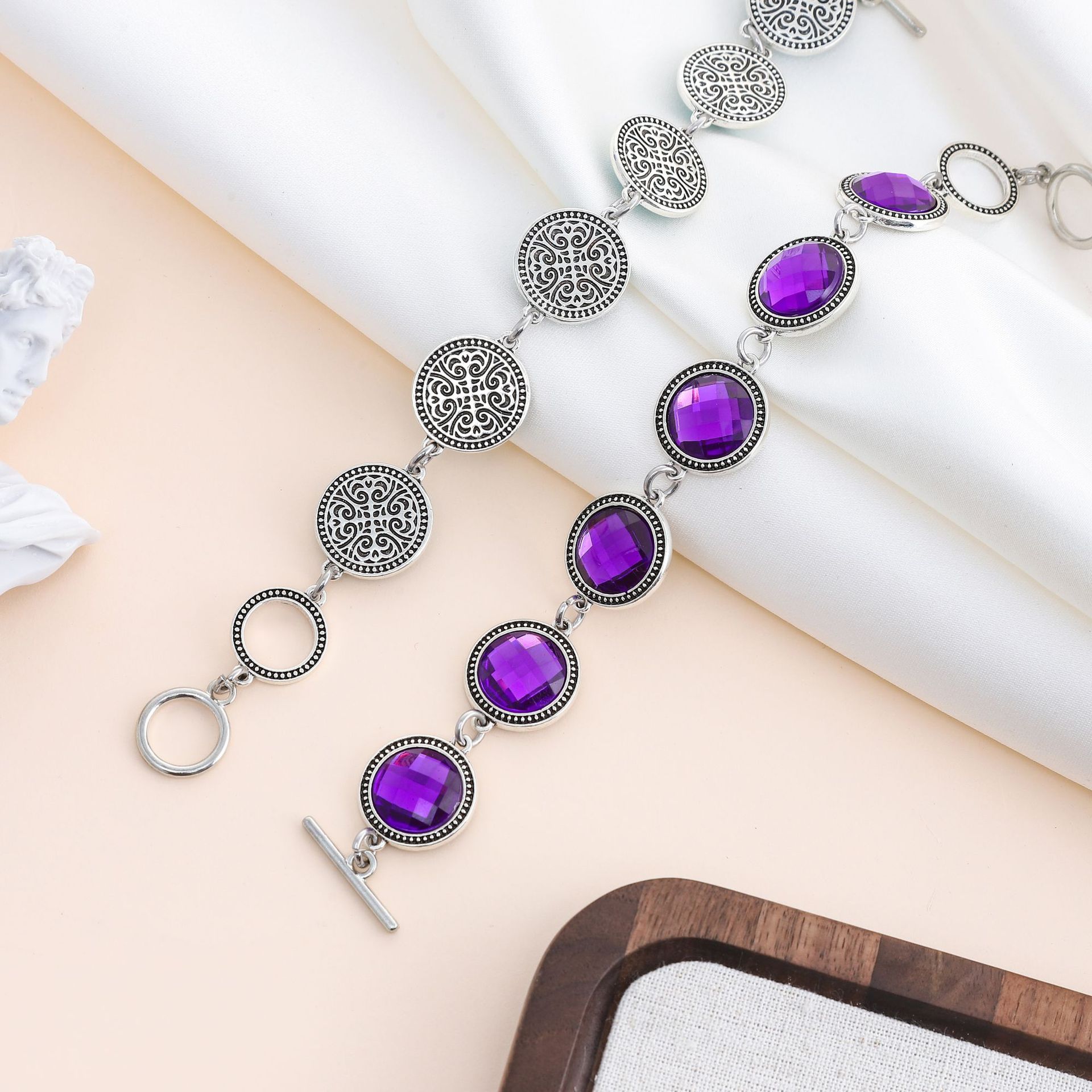 Свежий круглый геометрический браслет из зеленого камня с простым и элегантным — фото 4