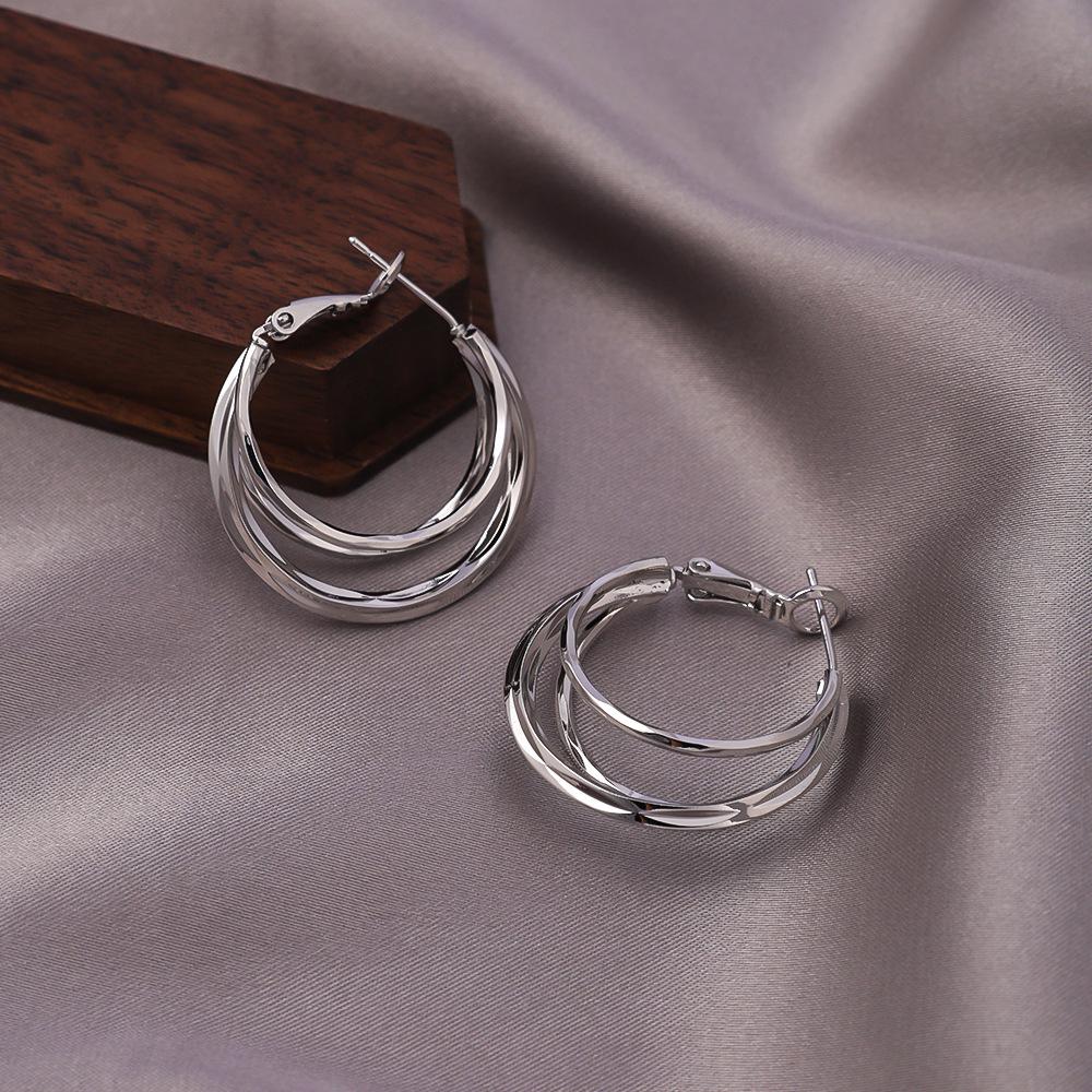 

Vintage Copper Hoop Drop Earrings: Unique Circle Design for Classic Fashion and Square/Round Faces