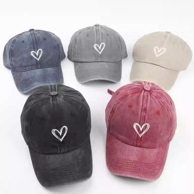 1pc Baseball Cap With White Heart Embroidery,Vintage Style,Adjustable Strap, Comfortable And Breathable, Perfect For Daily Wear