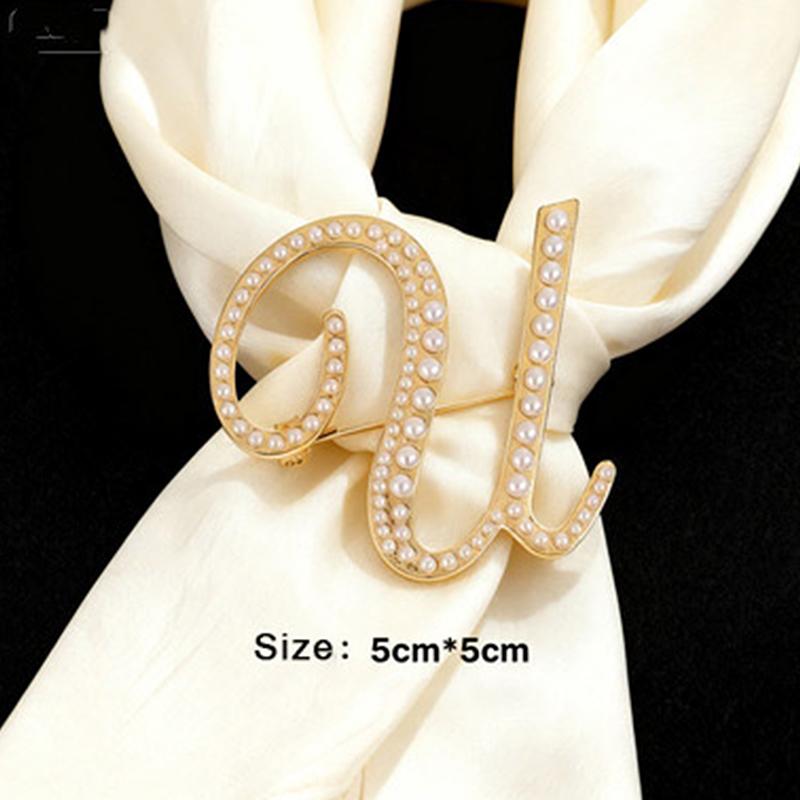 

26 Английских Букв Жемчужные Броши Лацканные Значки Женский Корсаж Роскошные Ювелирные Изделия Подарки Для Женщин Аксессуары U