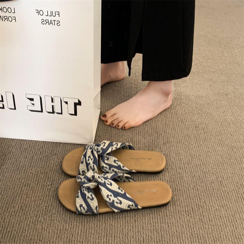 French flat-bottomed cross-word slippers fairy fairy style with skirt beach cool slippers 2025 new summer wear