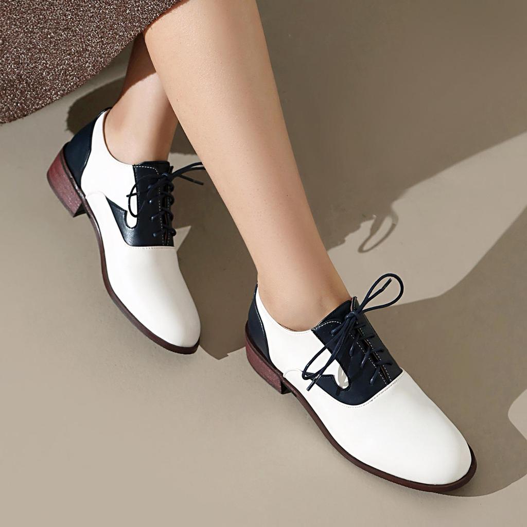 2026 Spring Women's Retro British Academy Style Low-Heel Lace-Up Oxford Shoes
