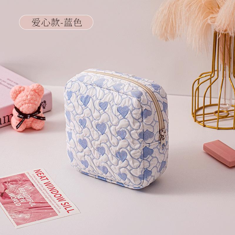 Heart Pattern Sanitary Pads Bag Large Zipper Heart Style Cosmetic Makeup Bag Cute Portable Lipstick Makeup Case Organizer Bags