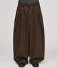 SIGNATURE Reverse Three-Tuck Baggy Slacks [Brown]