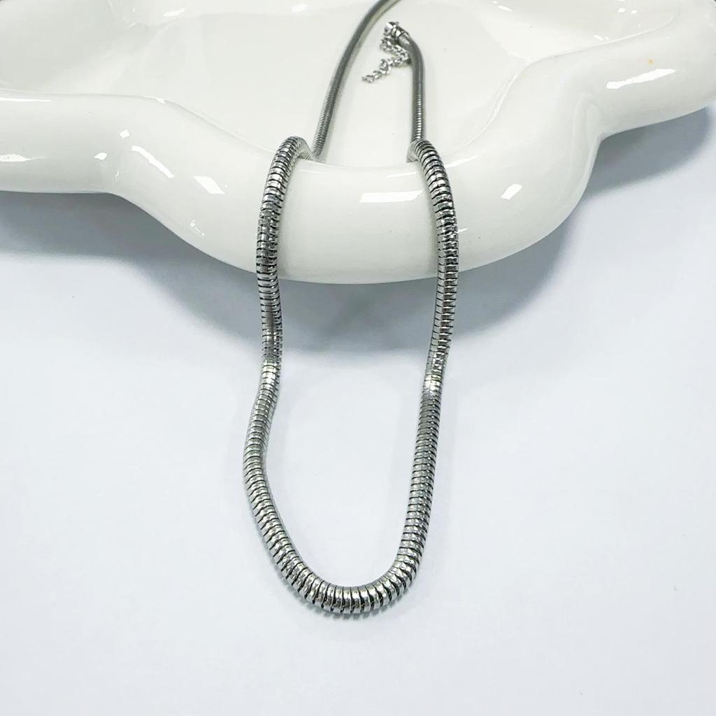 Trendige Edelstahl Schlangenkette Halskette - Modisches, vielseitiges und stilvolles Schlüsselbein-Accessoire
