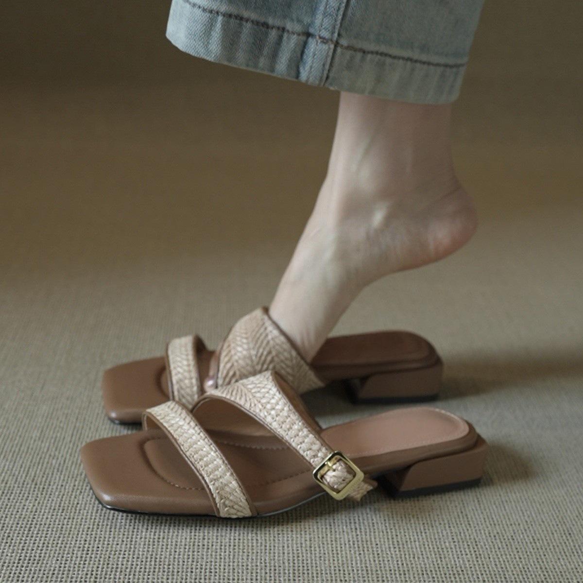 

Irregular sense of design, straw-woven cool slippers for women s 2025 new holiday style square head 3cm middle heel outer wear one-word drag 40