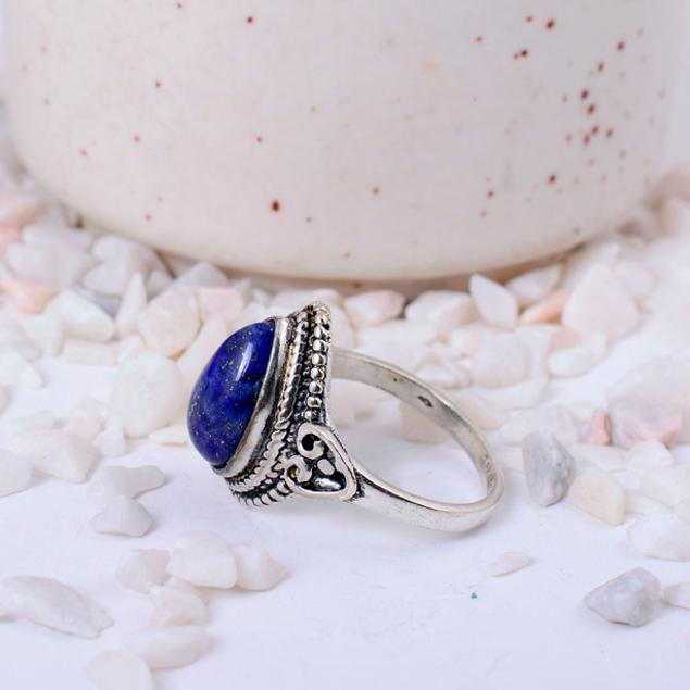 

Сріблясте кільце ручної роботи з лазуритом у формі краплі та вишуканим філігранним візерунком 10