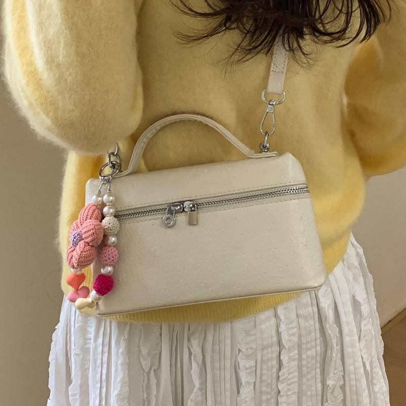 Han niche design simple casual daily commute handbag women's 2026 spring new messenger small square bag
