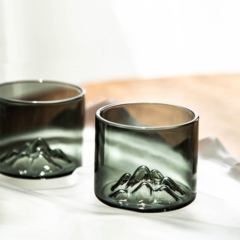 Distant Mountain Tea Cup: Heat-Resistant Glass with Wooden Handle, Personalized for Home Use, Ideal for Mountain Viewing.