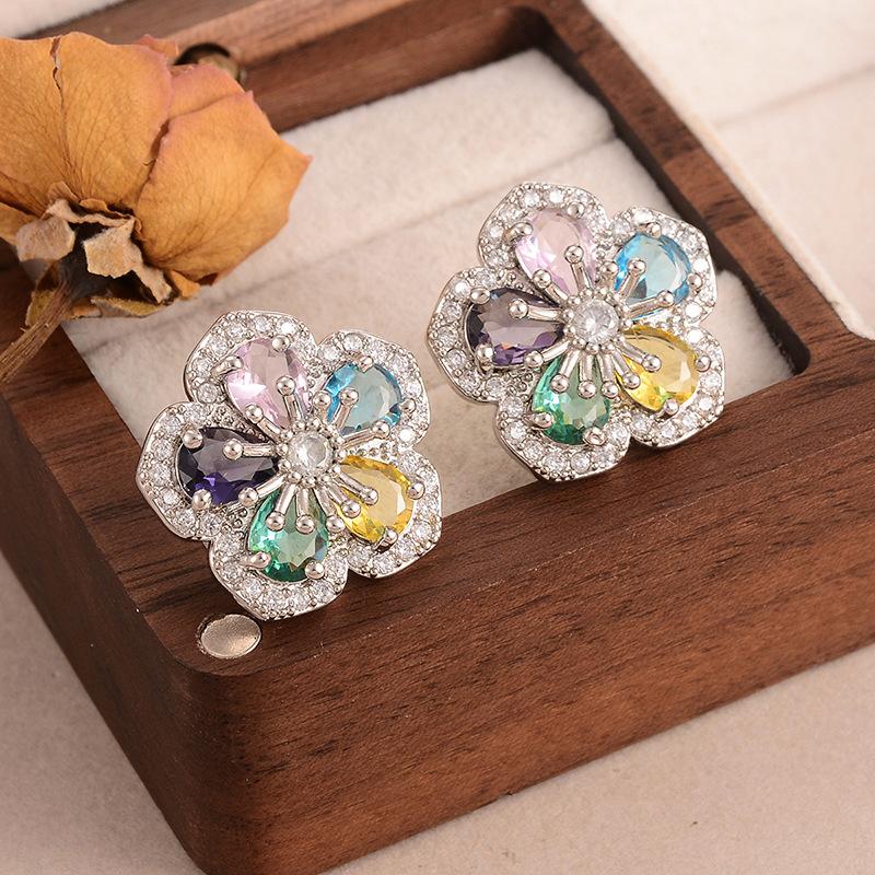 Light luxury zircon flower earrings, exquisite elegance and versatile temperament, new summer design earrings for women