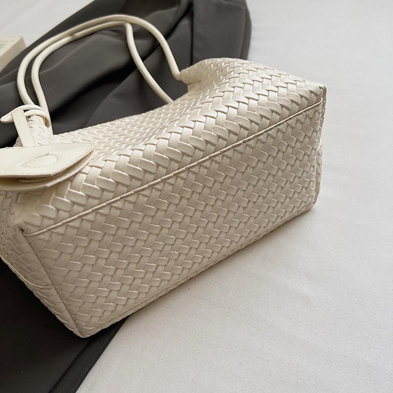 Woven Texture Shoulder Bag with Long Handle and Soft Structure for Summer Casual Wear