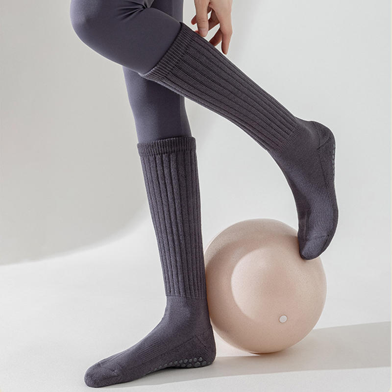 1Pair Women Yoga Pilates Socks with Grips Non Slip Sports Indoor Fitness Socks Professional Calf Socks for Ballet Dance