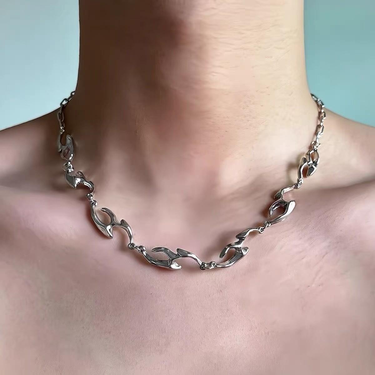 

Street Hip-hop Trend Sliver Color Irregularly Shaped Metal Necklace for Men Women Punk Personality Fashion Collar Chain Jewelry