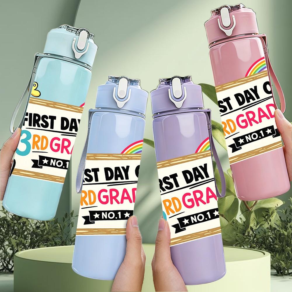 1PC First Day Third Grade Kids Art 750ml Color Plastic Sports Water Bottle Leakproof Flip Straw Lid Suitable for Sports Office Home Use