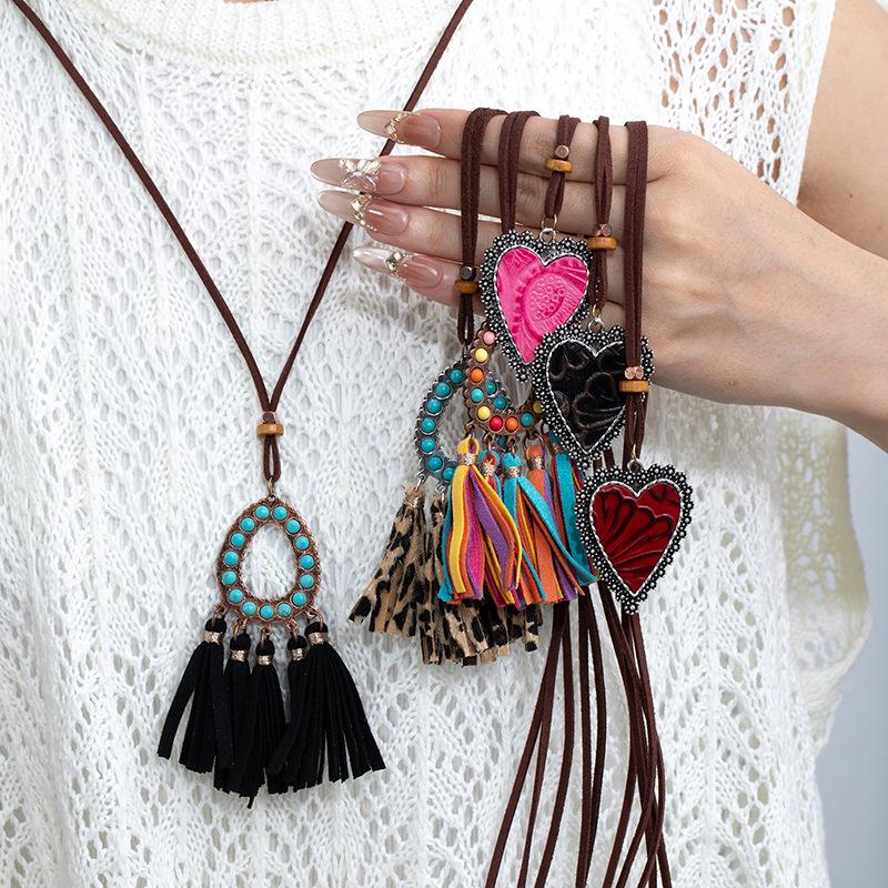 Bohemian Tassel Flower Pendant Retro Ethnic Necklace - Handmade Long Woven Design