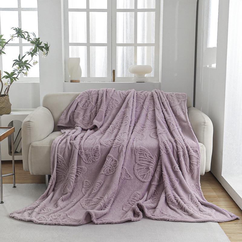 

Winter Velvet Taffeta Butterfly Flower Blanket: Double-Sided Thickened 3D Jacquard, Multifunctional for Naps, Air Conditioning, and as Bed Sheet. 70x100cm