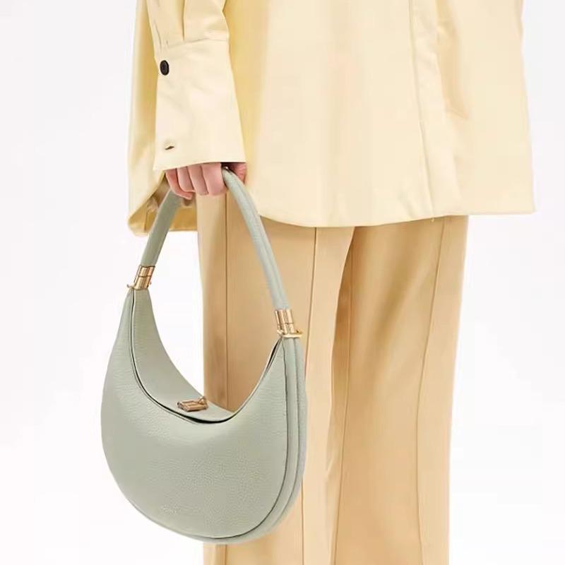 Elegant High-End Versatile Women's Shoulder Bag - Solid Color, Fashionable Commuter Handbag