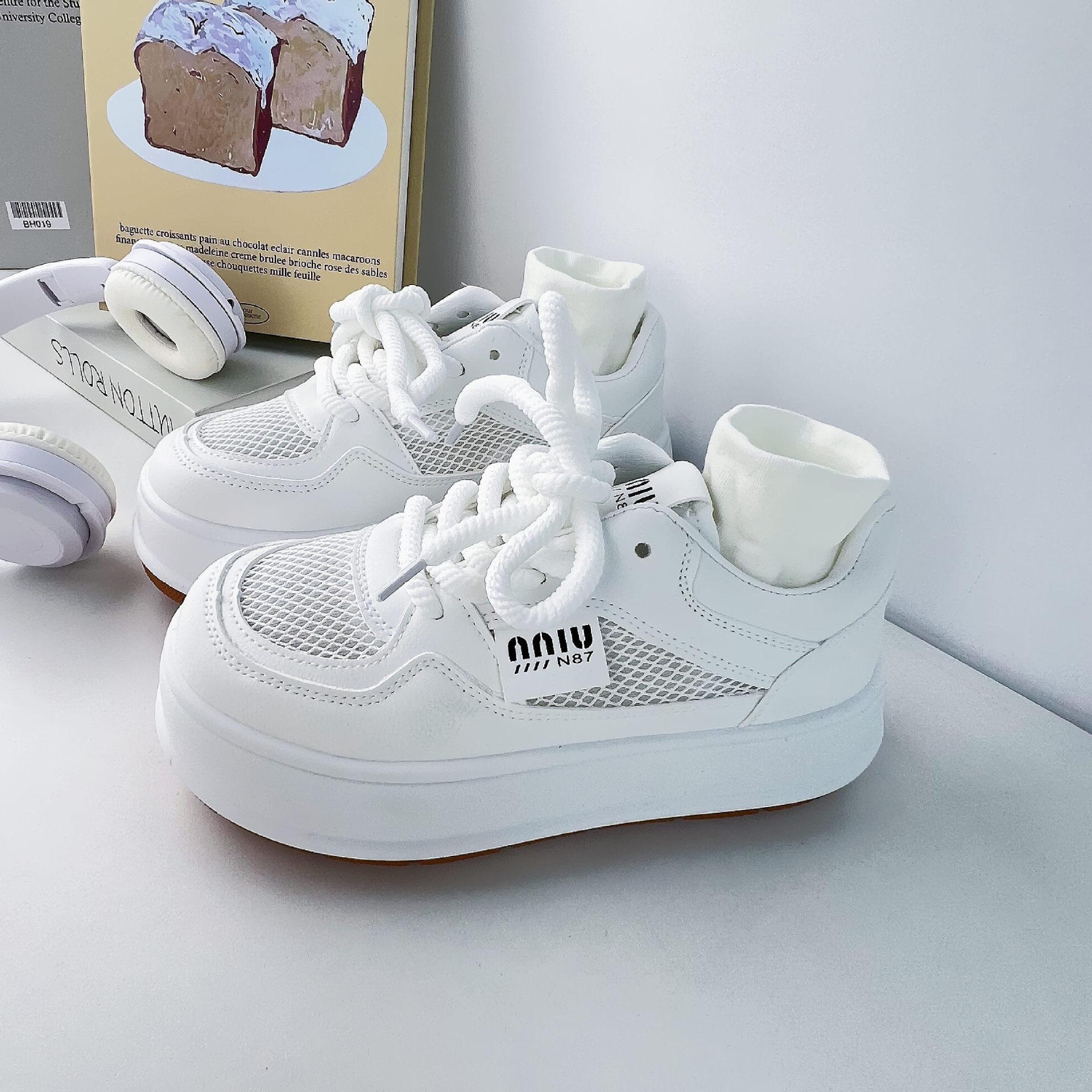 

2025 spring new student women s shoes little white shoes casual board shoes versatile trendy single shoes Korean version ins sports shoes 35