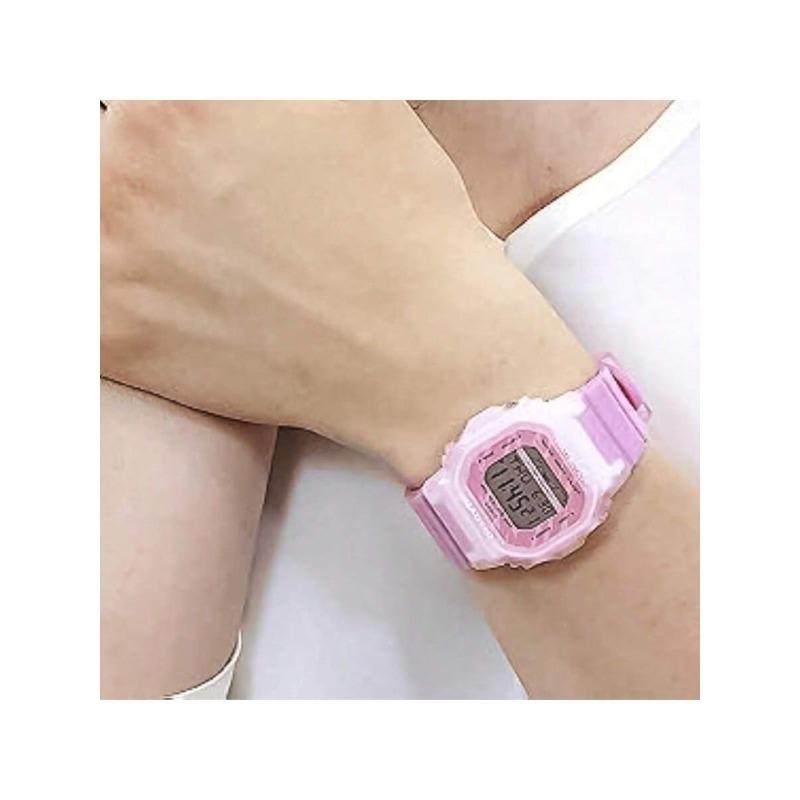 Casio women's watches: stylish and lightweight quartz timepieces, personalized ladies' watches, model BLX-565S-4PR.