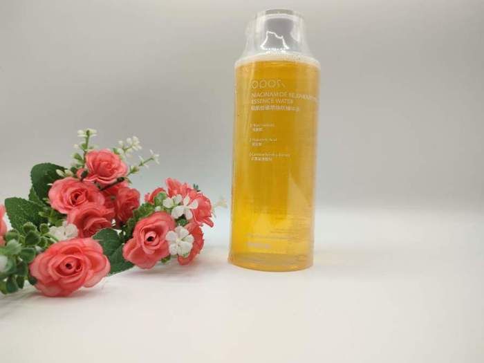 Essence - Niacinamide - Eau Essentielle - Non Comédogène - Pour Tous Types de Peau - 100ml