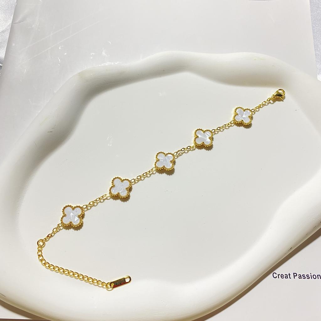 Female Titanium Steel Does Not Fade 9MM Five-flower Lucky Four-leaf Clover Bracelet Is Fashionable and Versatile