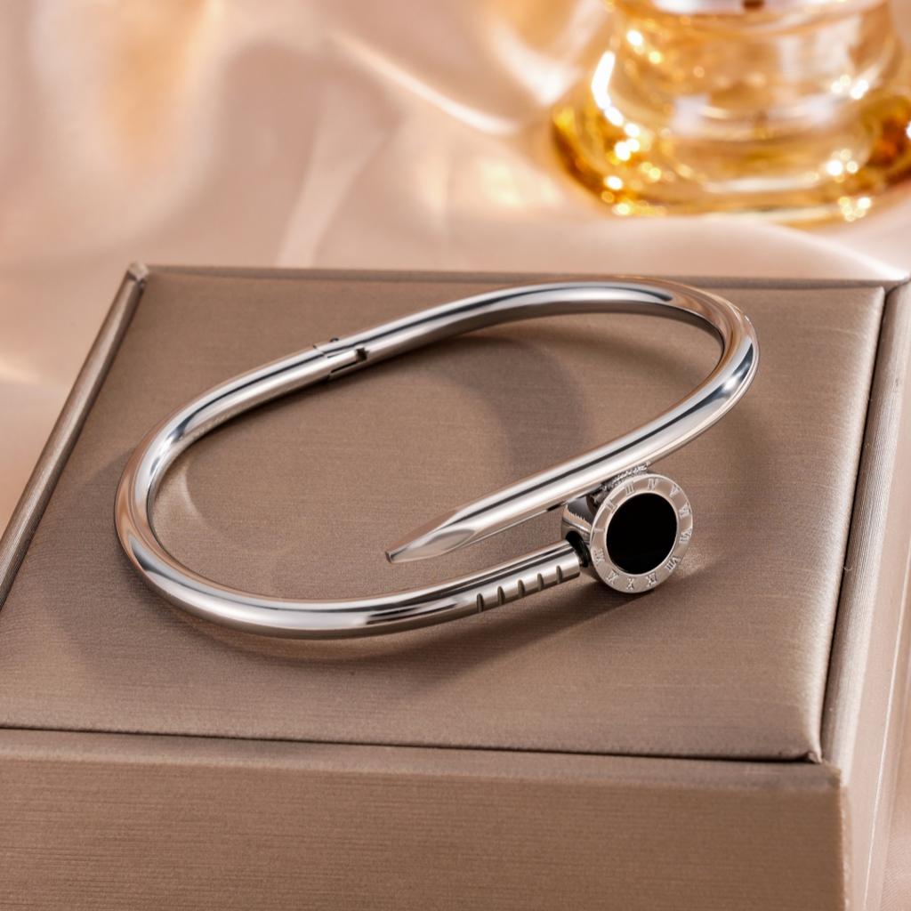 Htpwe Stainless Steel Roman Numeral Nail Bracelet Women's Plated 18k Gold Couple Holiday Gift Bracelet Party Daily Zircon