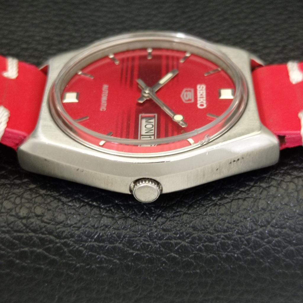 Seiko 5 AUTOMATIC 6319A VINTAGE JAPAN MENS RED COLOR DIAL WATCH A701528-5 R206b-a701528