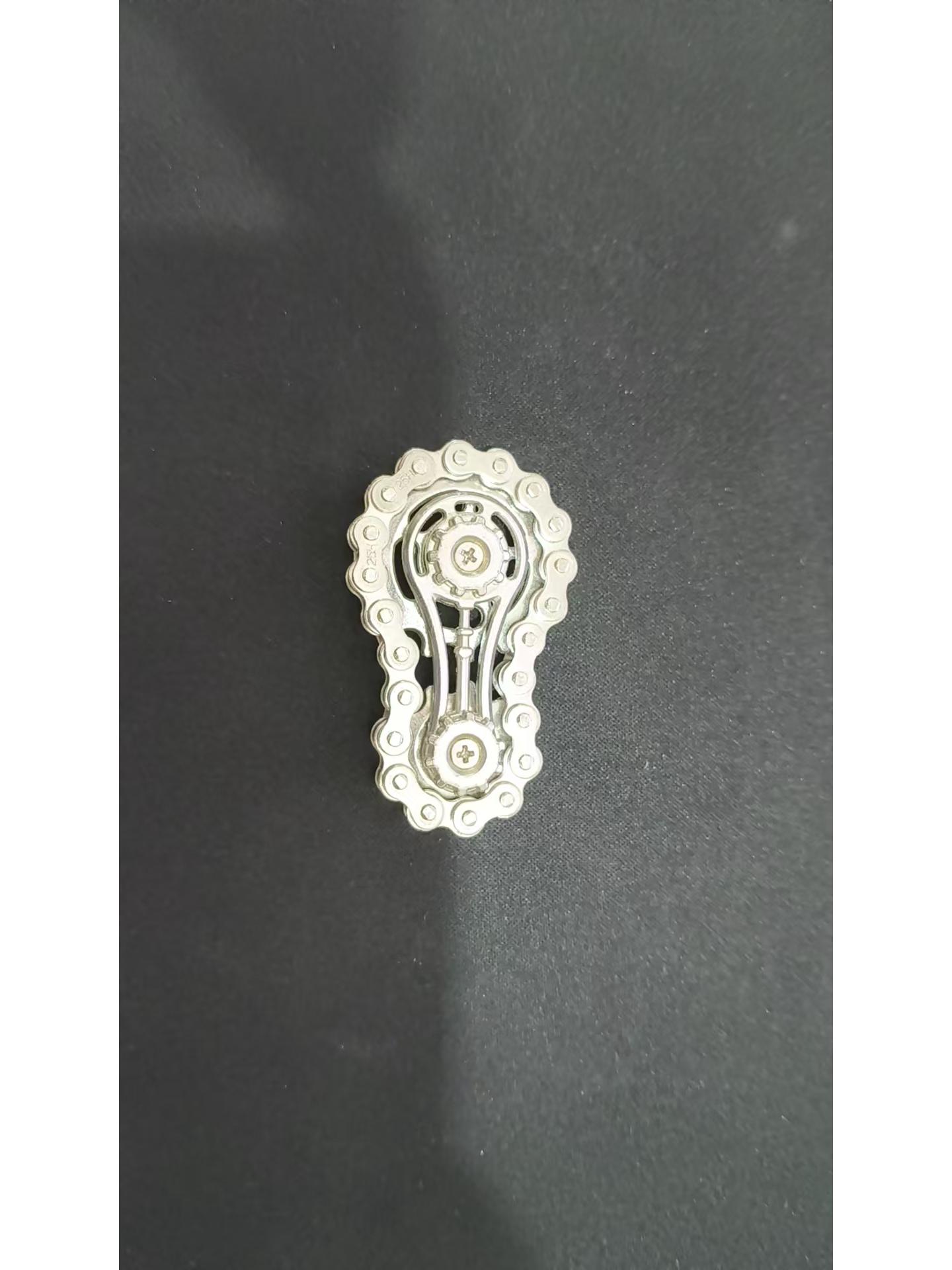 

Decompression Gear Chain Spinner: Adult Boredom Reliever and Flywheel Toy серебряный