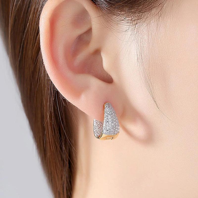 Exquisite Sweet Cool Street Pography With Zircon Inlaid Women'S Ear Buckle Shining Sweet Fashion Simple Accessories
