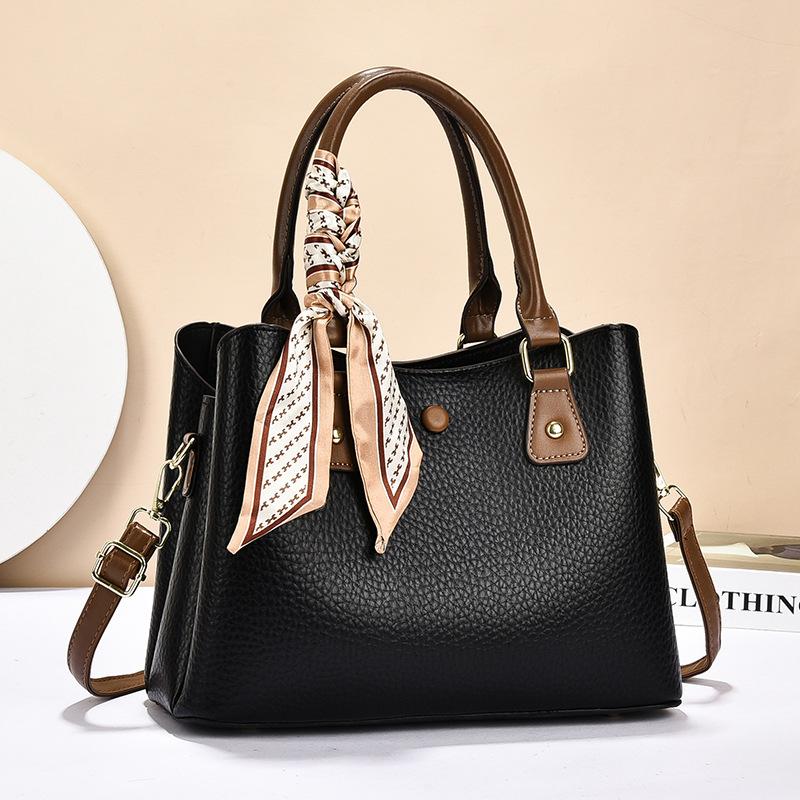 

Bag middle-aged women s mother bag 2025 new foreign versatile handbag fashion messenger bag large-capacity women s bag чёрный