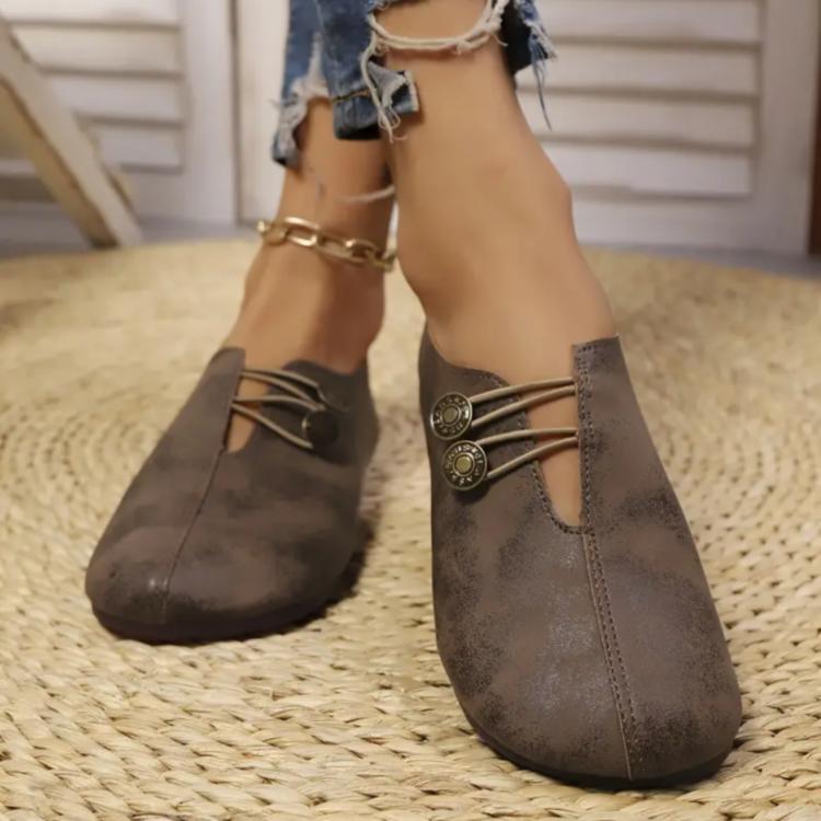 2026 Spring/Autumn New Slip-On Casual Shoes for Women - Large Sizes Minimalist Flat Sole Shoes, Versatile Commuter Shoes
