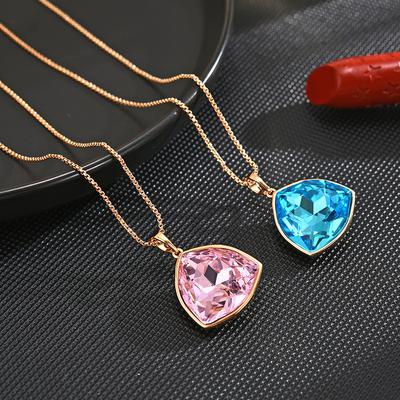 Der Stil nimmt österreichische importierte Kristall-Schlüsselbeinkette mit plattiertem schildförmigem Anhänger an, super funkelnder Schmuck.