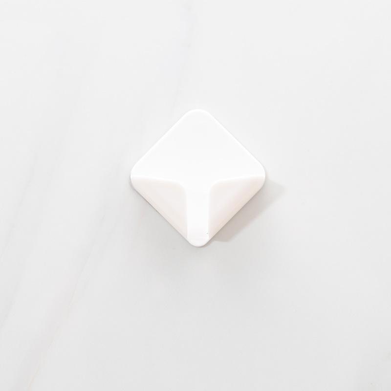 

Прочный самоклеящийся прозрачный двойной крючок без сверления для вилки питания и организации кабелей 1PCS кофейный