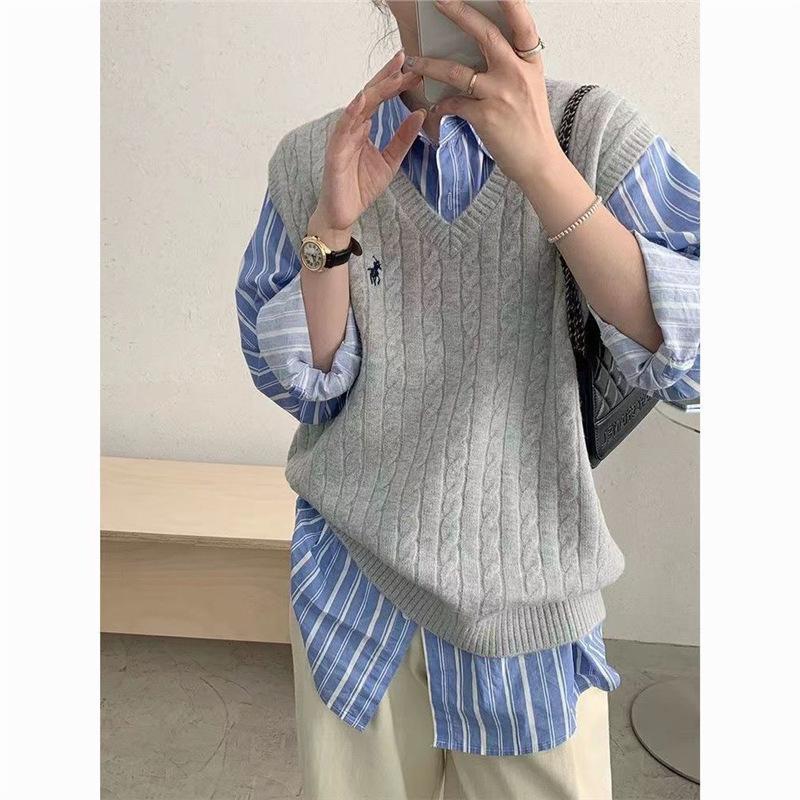

2024 Korean Style Cable Knit Embroidery Sleeveless Casual Loose Sweater Vest Medium