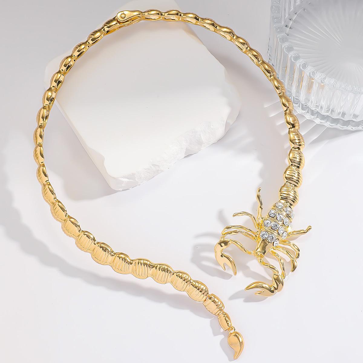 

Модное ожерелье для женских украшений золотой