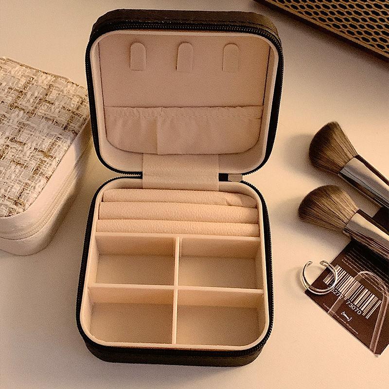 Portable Charming Style Jewelry Box - Small-Size Organizer for Necklaces, Rings, Earrings & Accessories with Anti-Oxidation Function
