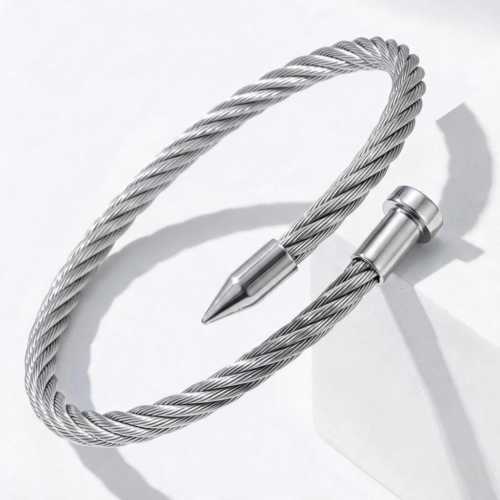 New Heart-Shaped Stainless Steel Bracelet for Girls - Stylish, Versatile, Non-Fading Wristband In Light Luxury Style