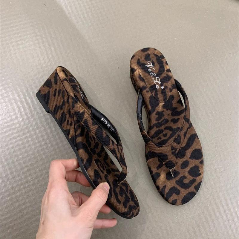 Elegant Women's Wedge Solid Color Flip Flops Korean Style Versatile Casual Slippers Outdoor Street Casual Sandal Shoes for Women