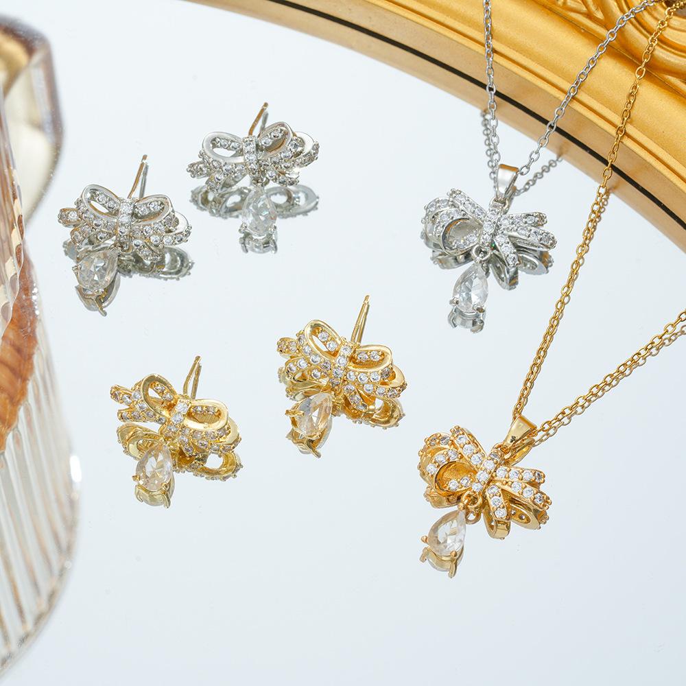 Light Luxury Flower Iris Imitation Red Sapphire Necklace Versatile Fashion Temperament Set for Women