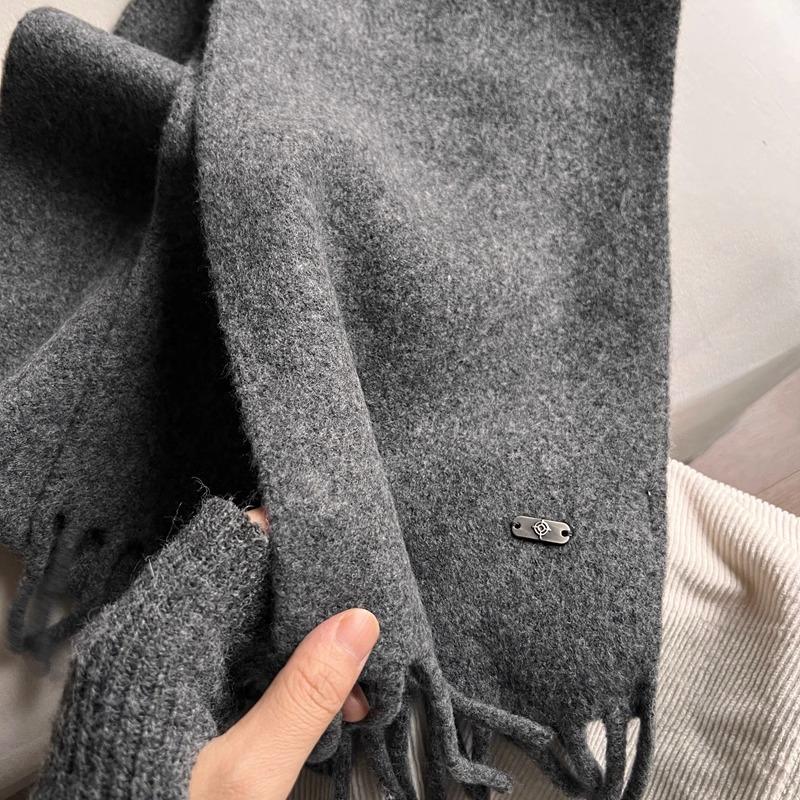 Soft Waxy Skin-friendly Wool Small Scarf for Female Winter Bloggers To Wear Colorful Scarves