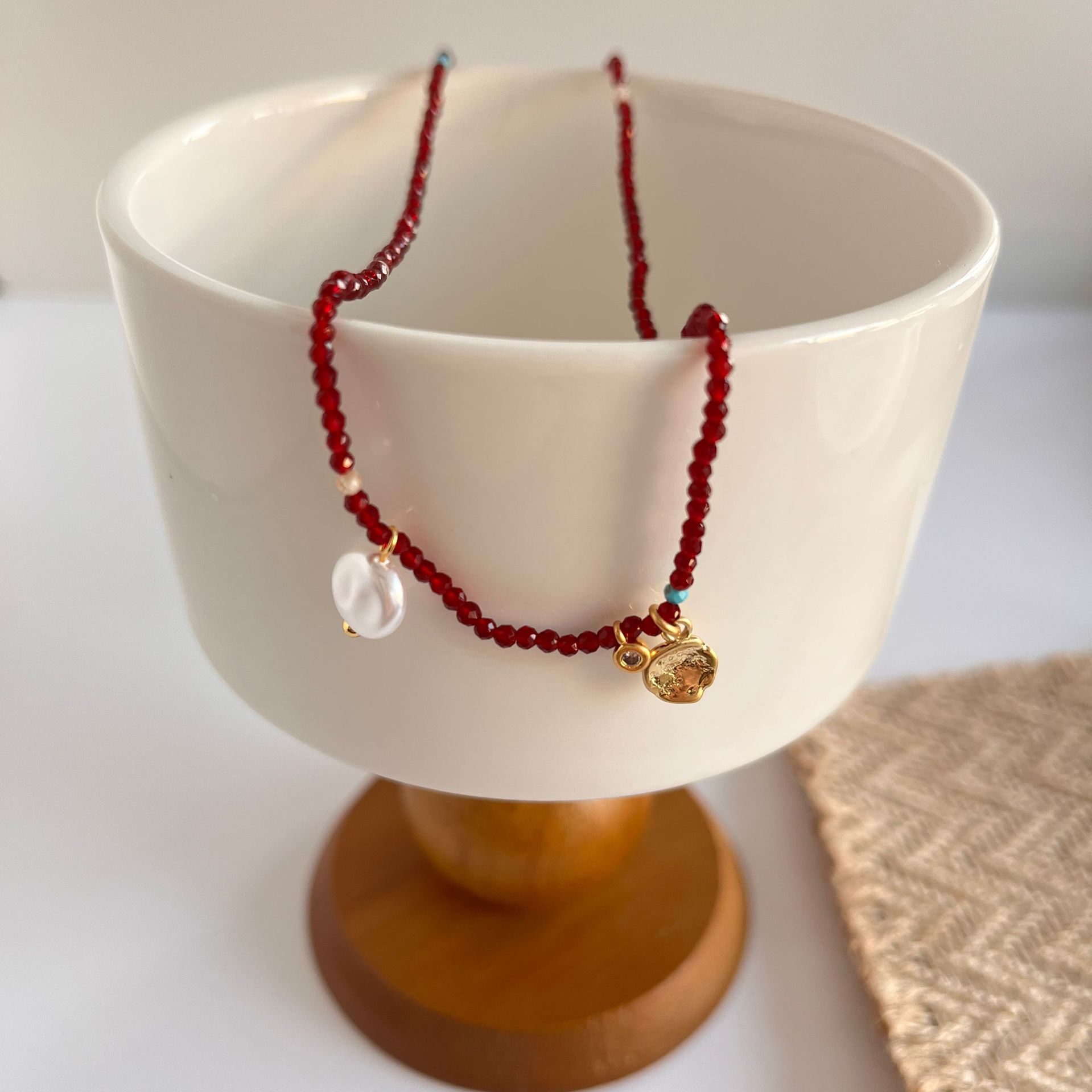 

Нишевый дизайн натуральный оранжевый агат тонкое бисерное ожерелье женское ретро высококлассная цепочка на ключицу осенне-зимние новые модели