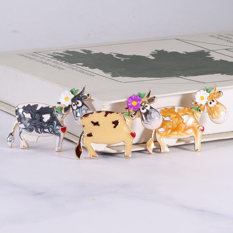 Cartoon Calf Brooch Creative Alloy Drip Cute Animal Pin Clothing Brooch Pin