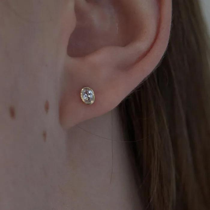 14K Simple Oval Piercing