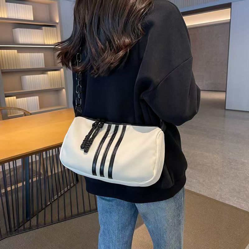 

2 New Crossbody Pillow Bag Beautiful Shoulder Bag Casual Fashion Personalized Women s Bag Trendy Underarm Bag
