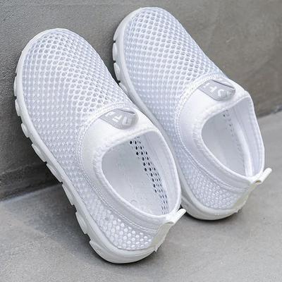 Weiße Sportschuhe mit weicher Sohle für Jungen und Mädchen im Frühjahr und Sommer mit atmungsaktiver Mesh-Oberfläche für Kinder