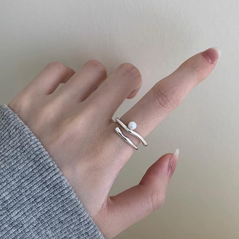 Pearl Summer Classy Ring For Women Featuring Stylish Geometric Design