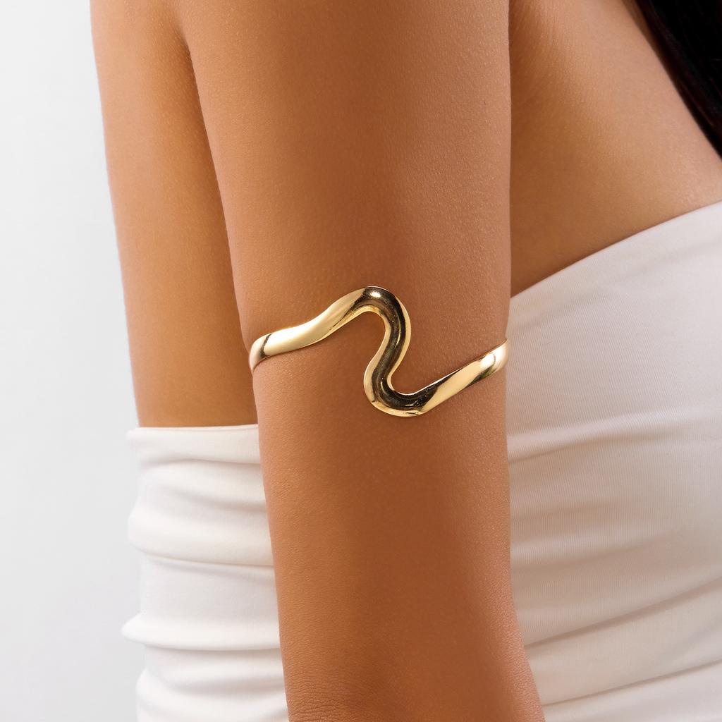 New Arrivals Beach Metallic Sea Star Open Armband Fashion Personalized Flower Armband for Women
